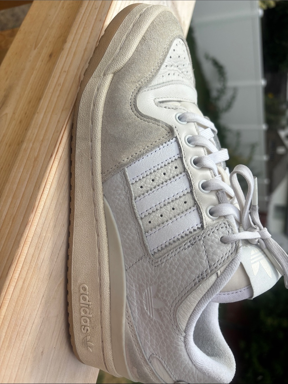 adidas Men’s Skateboard “forums” in Off-White and Beige Suede size 7.5